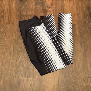 NWOT Fierce Pulse Black and White Leggings | Size XL